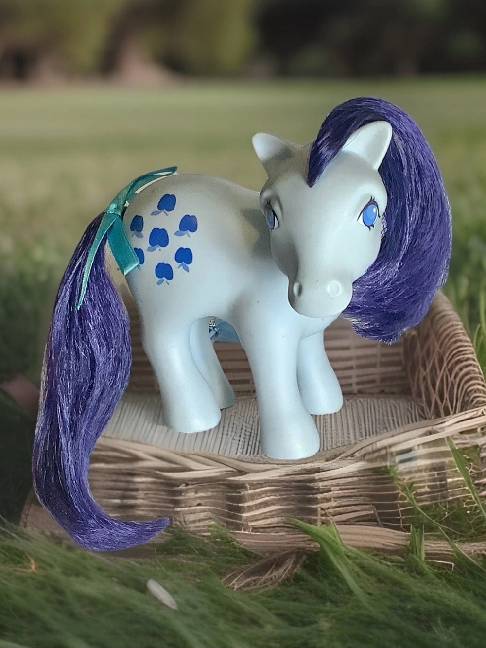 My Little Pony X Stranger Things UPSIDE DOWN Applejack RETRO Pony HTF 2017